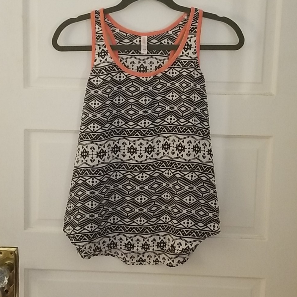 Black/white razer back with pink accent